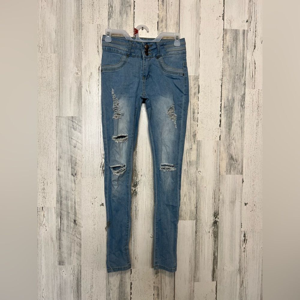 Ripped jeans 